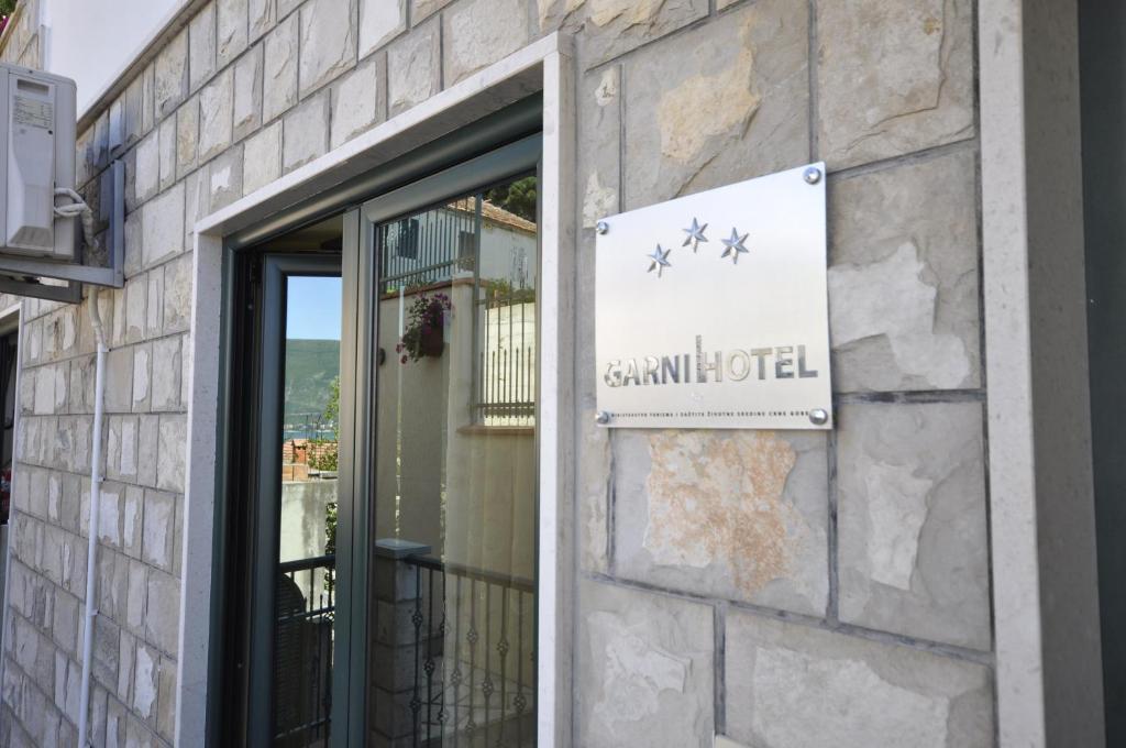 Garni Hotel Bokeska Noc Herceg Novi Kültér fotó